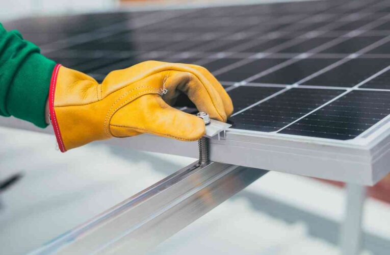 NEL 2025 GLI INVESTIMENTI IN ENERGIA PULITA SONO OLTRE IL DOPPIO DI QUELLI IN FONTI FOSSILI. ENER2CROWD: «OCCASIONE STORICA PER L’ITALIA»